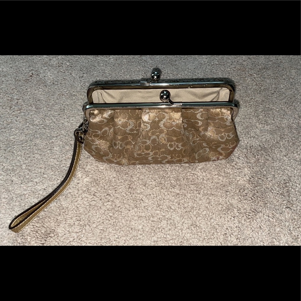 Authentic Coach clutch